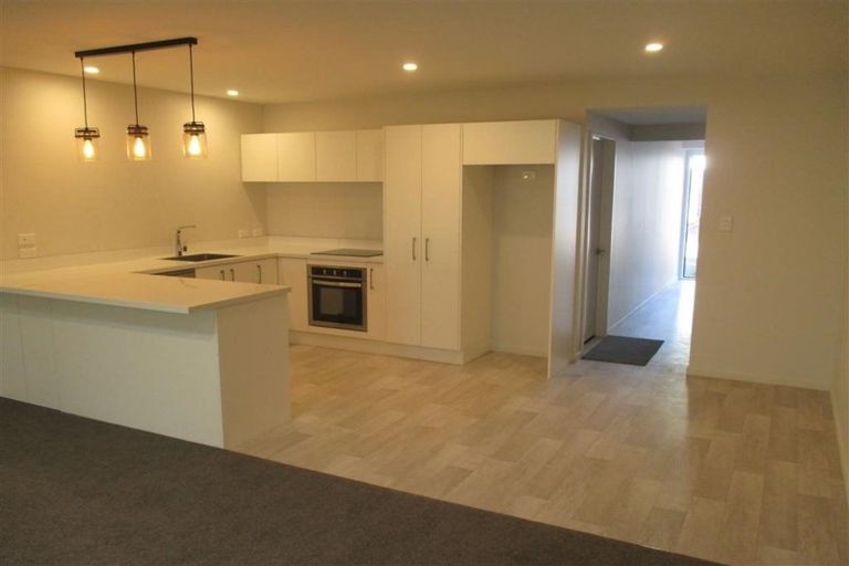 Photo of property in 2/22 Grove Road, Addington, Christchurch, 8024