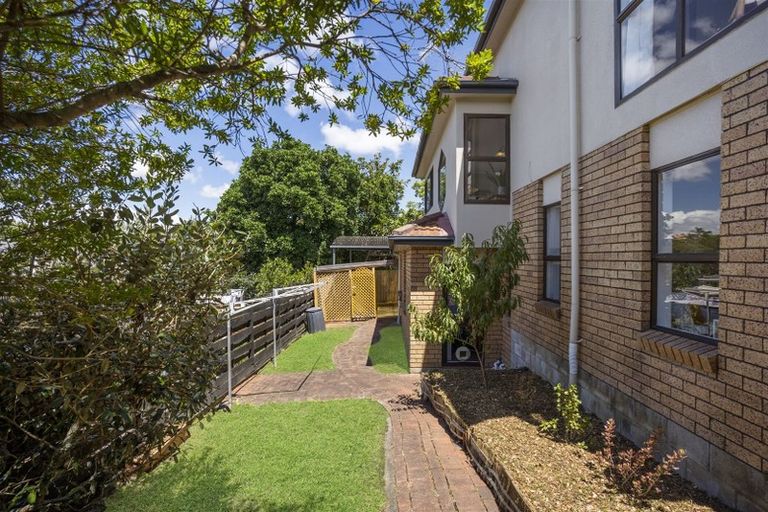 Photo of property in 2/111 Birkenhead Avenue, Birkenhead, Auckland, 0626