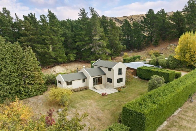 Photo of property in 2331 Luggate-cromwell Road, Queensberry, Cromwell, 9383