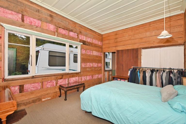 Photo of property in 429 Waikiekie Road North, Waiotira, 0193