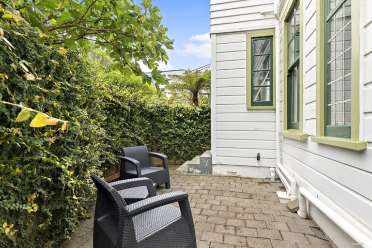 Photo of property in 33a Hobson Crescent, Thorndon, Wellington, 6011