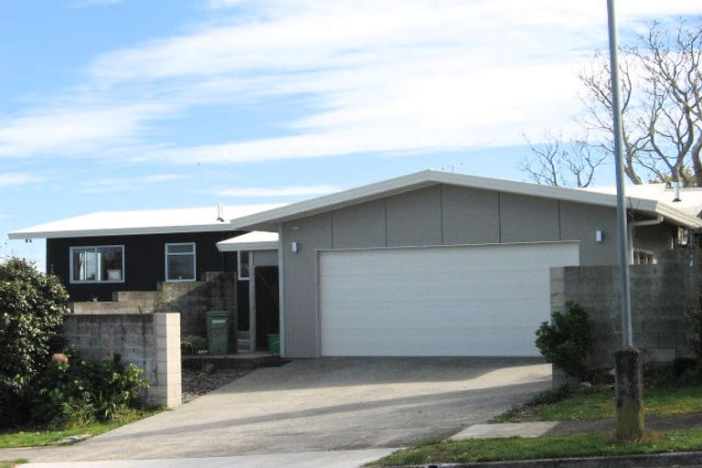 Photo of property in 38 Corinna Street, Welcome Bay, Tauranga, 3112
