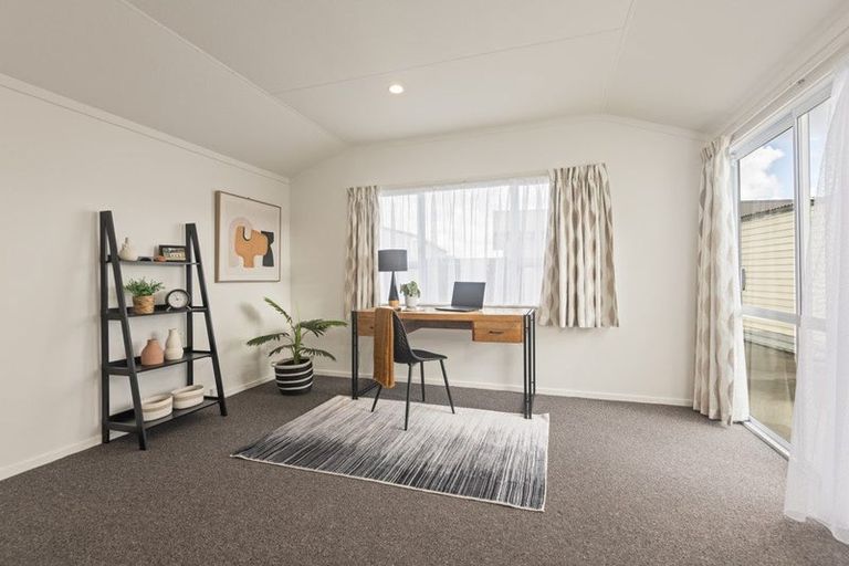 Photo of property in 63 Rhodes Drive, Kelvin Grove, Palmerston North, 4414