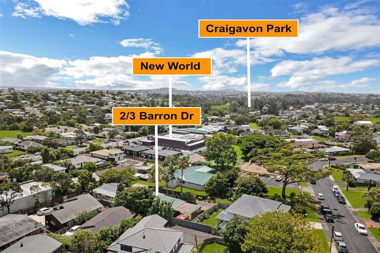 Photo of property in 2/3 Barron Drive, Green Bay, Auckland, 0604