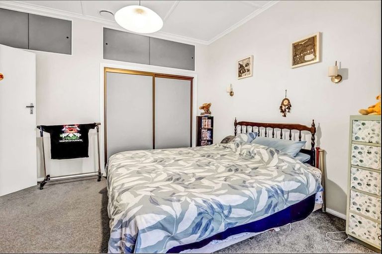 Photo of property in 219 South Road, Hawera, 4610