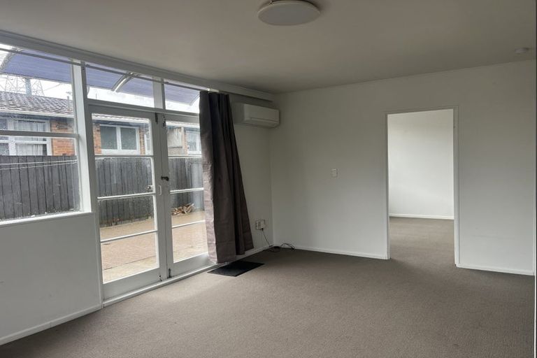 Photo of property in 1/86 Portage Road, New Lynn, Auckland, 0600
