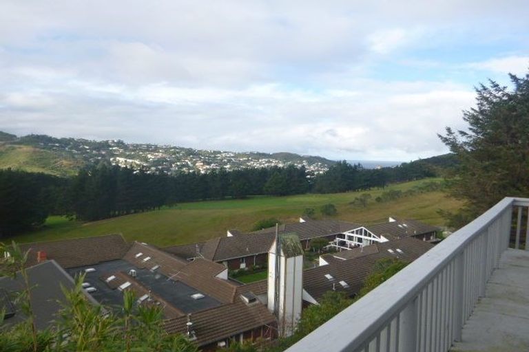 Photo of property in 25 Breton Grove, Kingston, Wellington, 6021