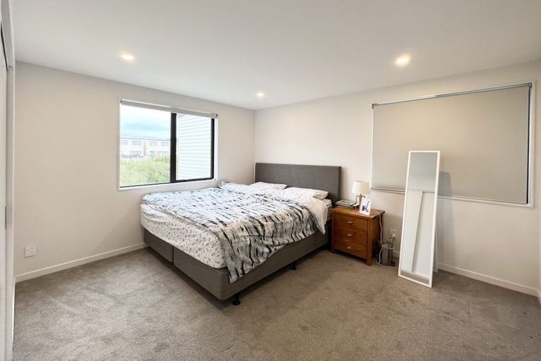 Photo of property in 15 Tahingamanu Road, Hobsonville, Auckland, 0616