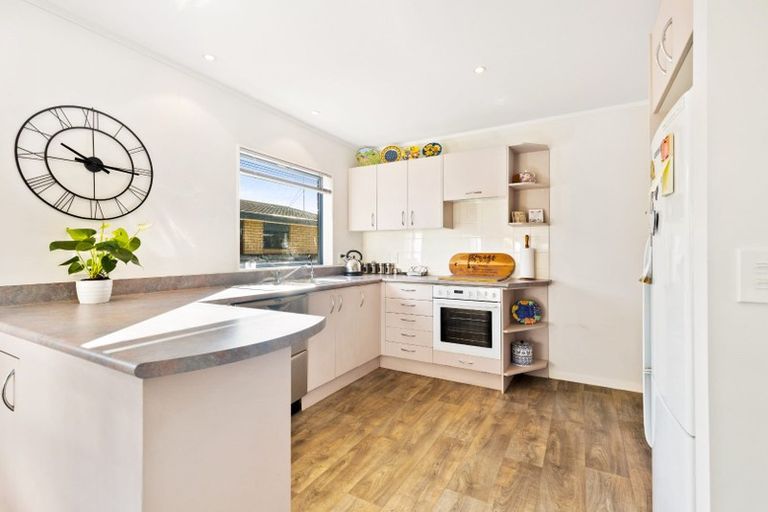 Photo of property in 8 Elizabeth Street, Orewa, 0931