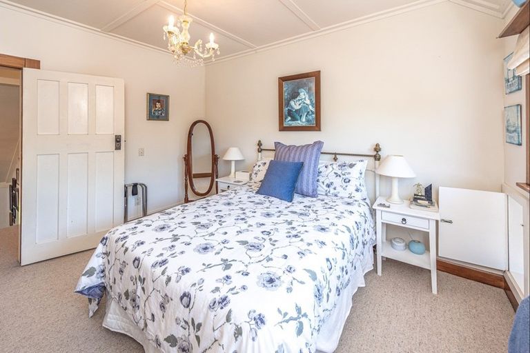 Photo of property in 12 Tarata Street, Saint Johns Hill, Whanganui, 4501