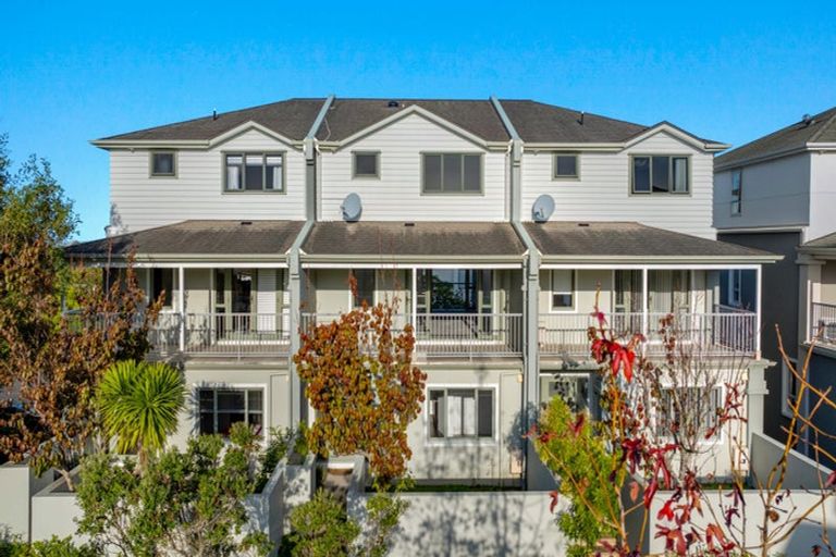 Photo of property in The Rise, 2/11 Hatfield Place, Albany Heights, Auckland, 0632