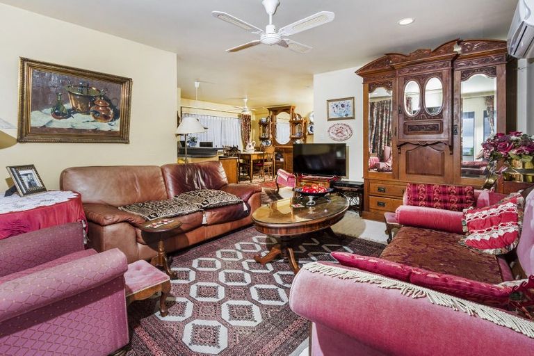 Photo of property in 850 East Coast Road, Oteha, Auckland, 0630