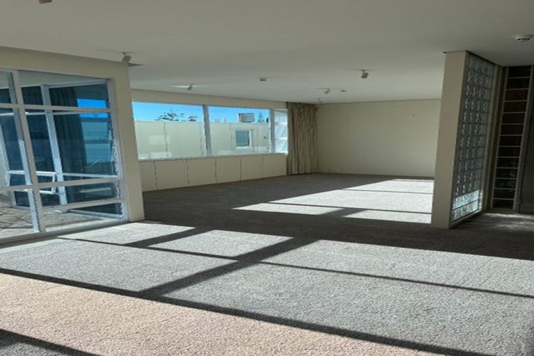 Photo of property in 346 Oriental Parade, Oriental Bay, Wellington, 6011