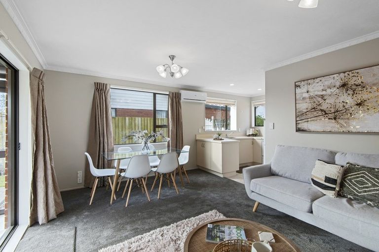 Photo of property in 11 Farm Lane, Parklands, Christchurch, 8083