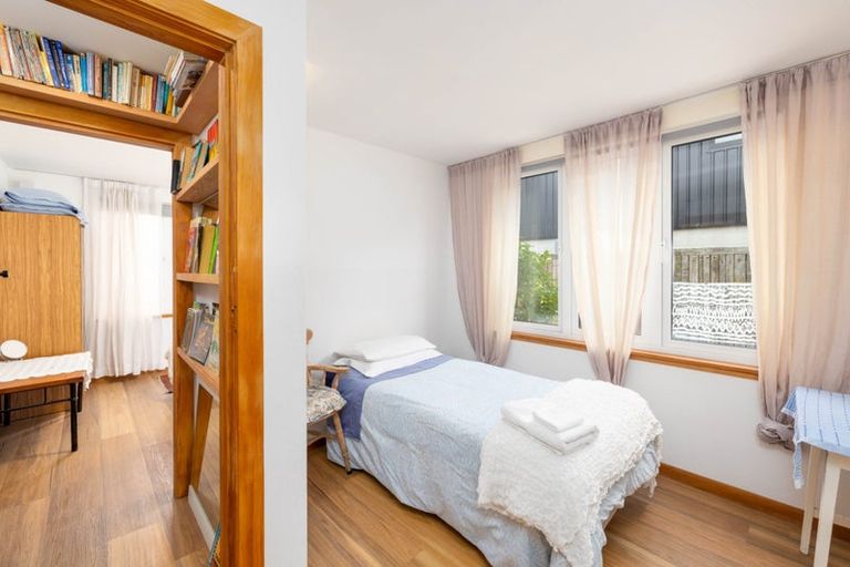 Photo of property in 31 Beachville Road, Redcliffs, Christchurch, 8081