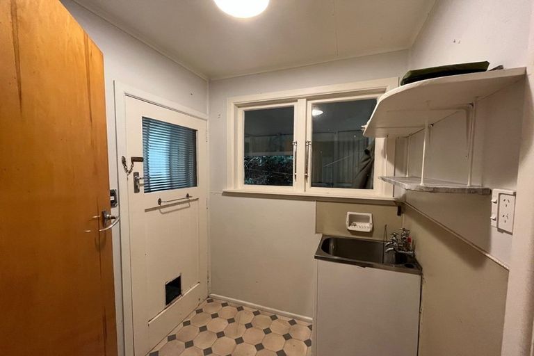 Photo of property in 5 Kiriwai Road, Paremata, Porirua, 5024