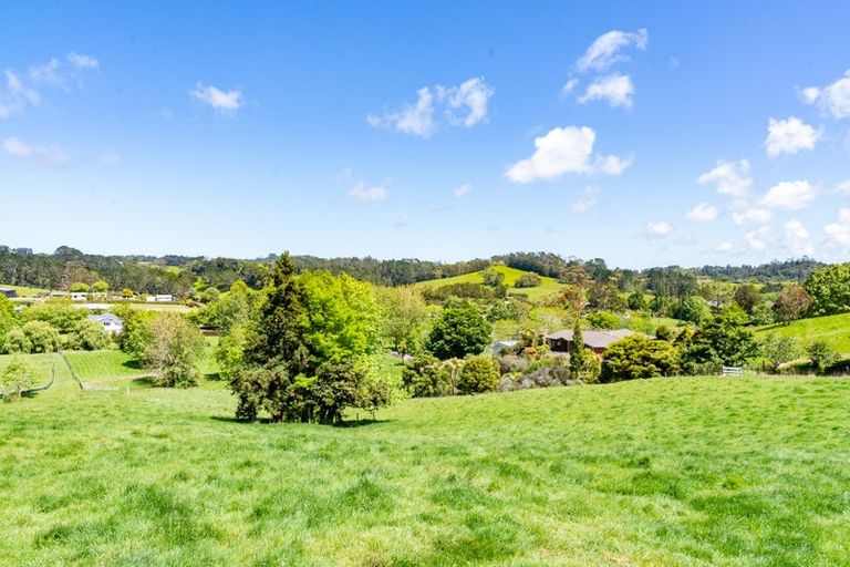 Photo of property in 103 Awa Road, Kumeu, 0891