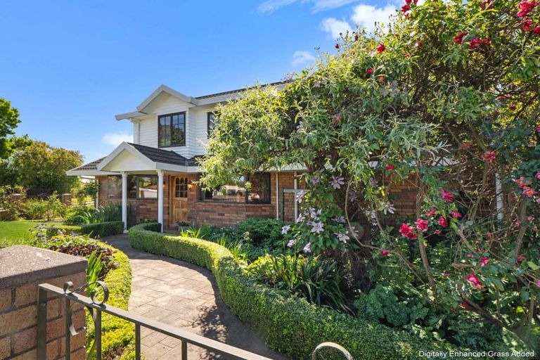 Photo of property in 10 Regency Crescent, Redwood, Christchurch, 8051