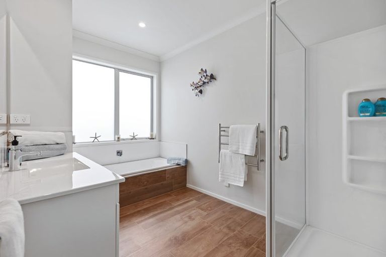 Photo of property in 77 Sandhurst Drive, Papamoa Beach, Papamoa, 3118