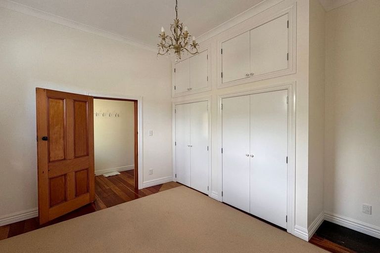 Photo of property in 8 Stirling Street, Berhampore, Wellington, 6023