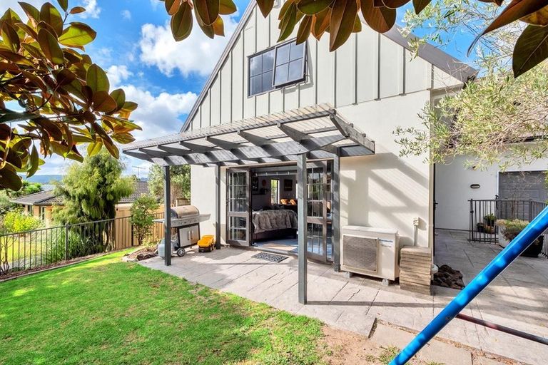 Photo of property in 11 Amberly Rise, Helensville, 0800