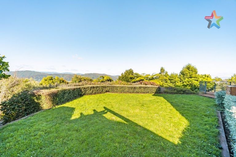 Photo of property in 27 Meadowbank Drive, Belmont, Lower Hutt, 5010