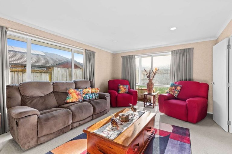 Photo of property in 5 Boston Parade, Kelvin Grove, Palmerston North, 4414