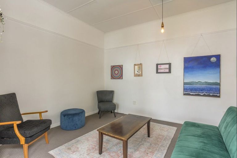 Photo of property in 51 Hawker Street, Mount Victoria, Wellington, 6011