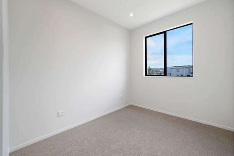 Photo of property in 27 Woven Place, Karaka, Papakura, 2113