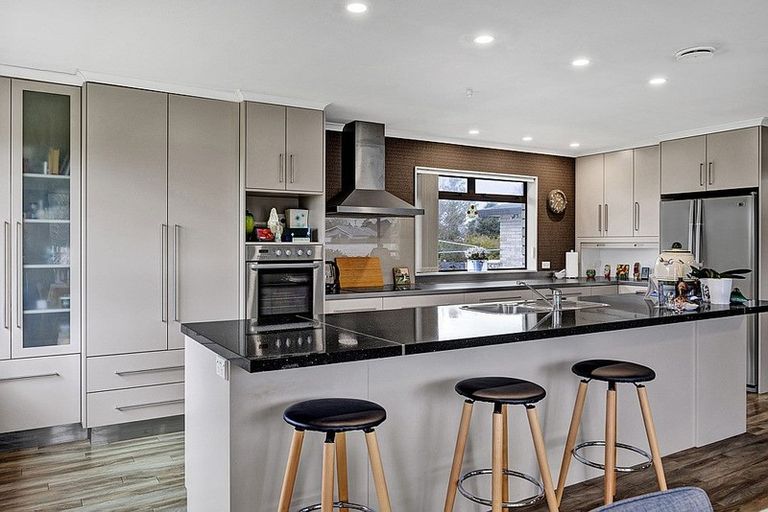 Photo of property in 20 Chartwell Drive, Eltham, 4322