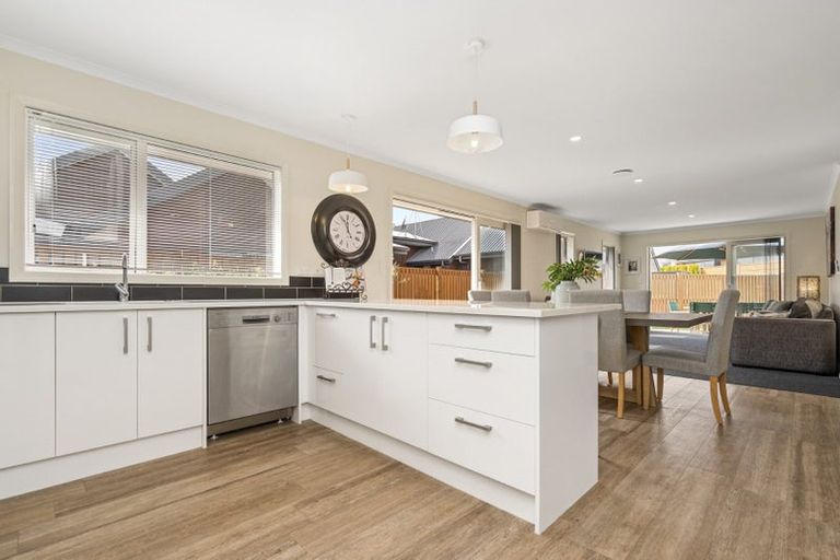 Photo of property in 9 Clifford Close, Leamington, Cambridge, 3432