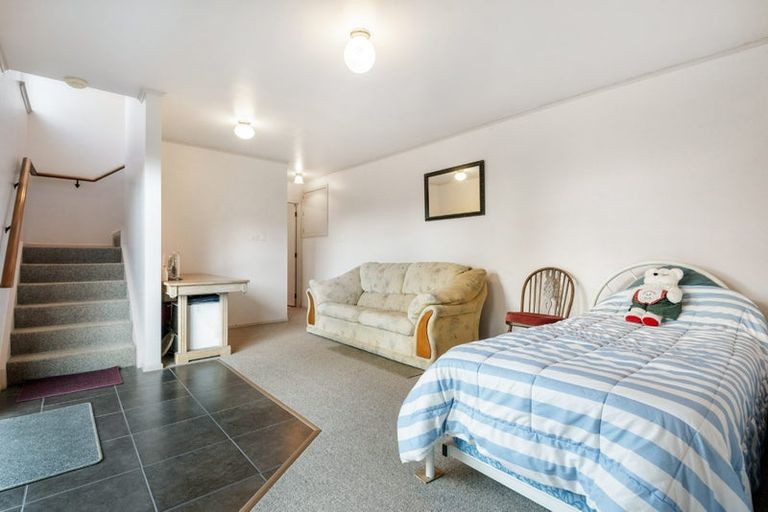 Photo of property in 16 Spencer Road, Pinehill, Auckland, 0632