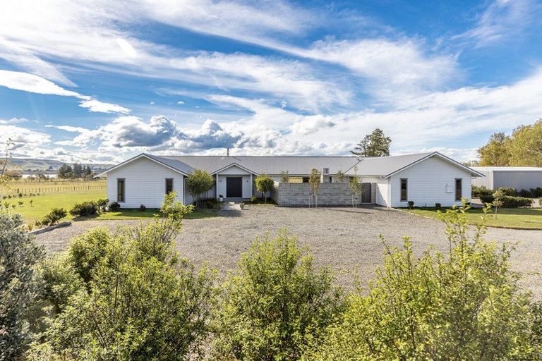 Photo of property in 470 Porangahau Road, Waipukurau, 4282