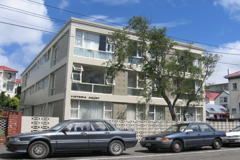 Photo of property in 12/4 Queen Street, Mount Victoria, Wellington, 6011