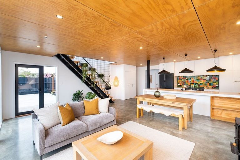 Photo of property in 52 Charles Street, Westshore, Napier, 4110