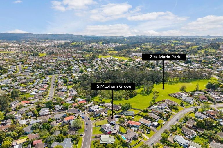 Photo of property in 5 Moxham Grove, Massey, Auckland, 0614