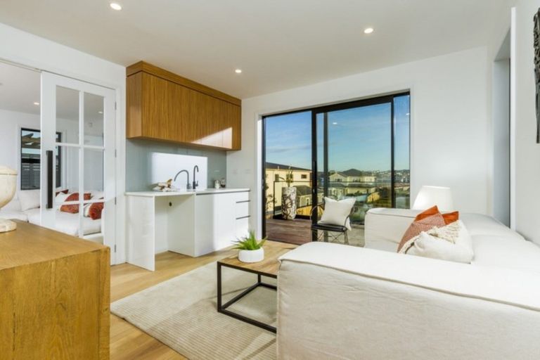 Photo of property in 19 Tawatawa Street, Long Bay, Auckland, 0630