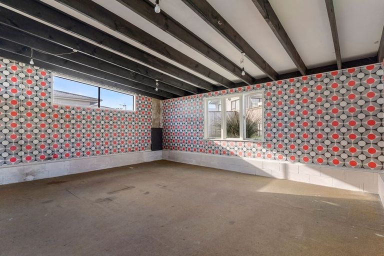 Photo of property in 13 Sheehan Road, Te Atatu South, Auckland, 0610