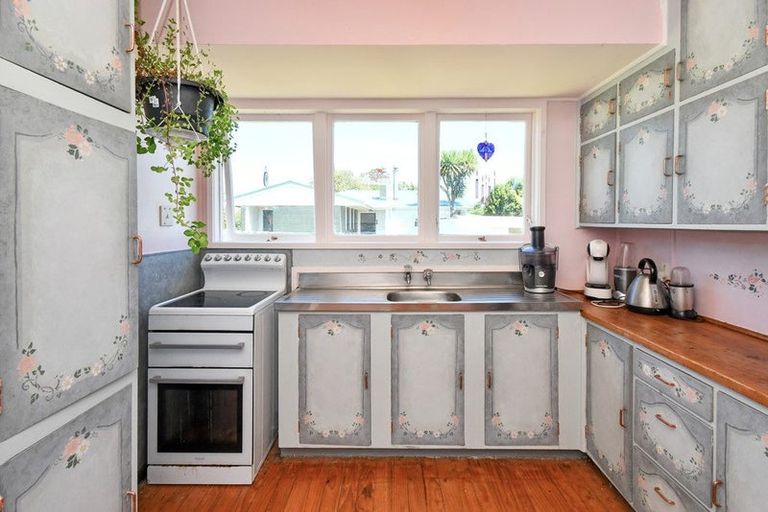 Photo of property in 27 Matai Street, Waiuku, 2123