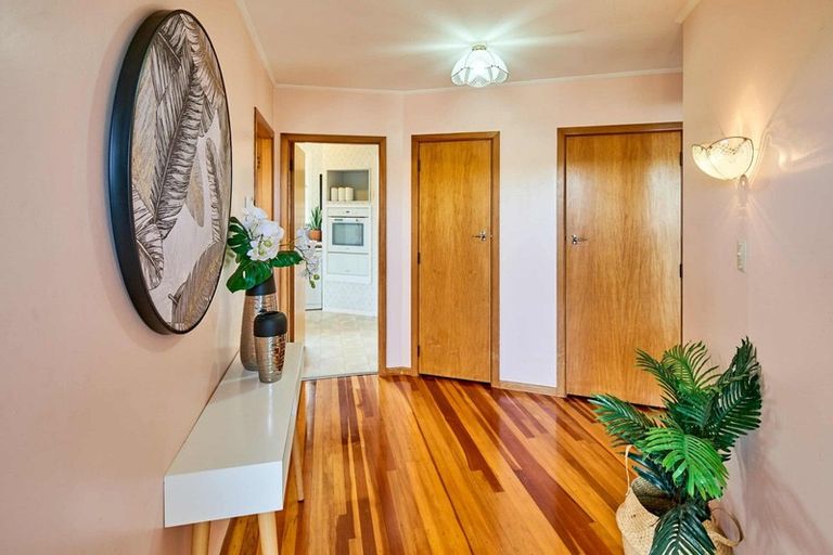 Photo of property in 50 Mark Avenue, Paparangi, Wellington, 6037