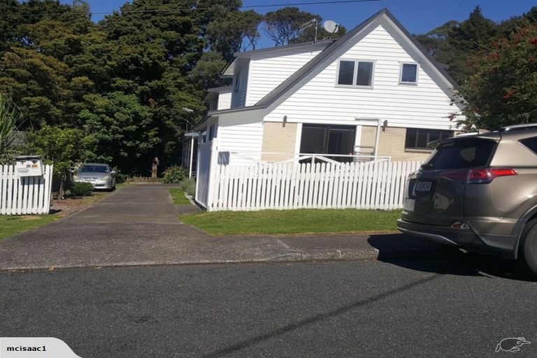 Photo of property in 1/35 Moore Street, Hillcrest, Auckland, 0627