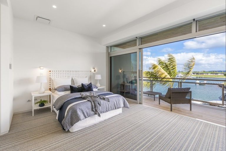 Photo of property in 10 Martingale Lane, One Tree Point, 0118