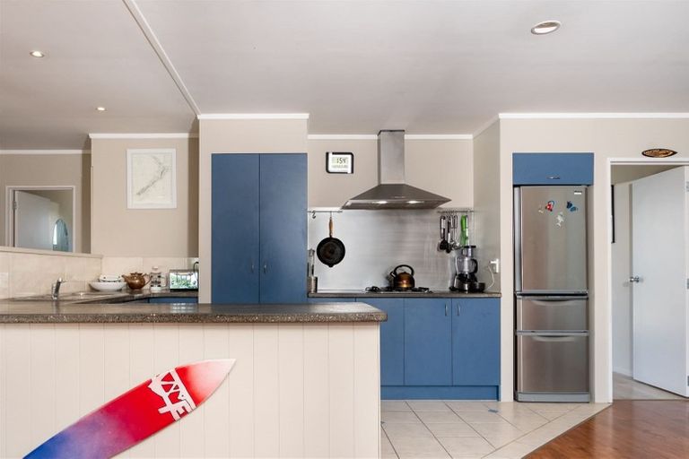 Photo of property in 137 Tawa Road, Kumeu, 0891