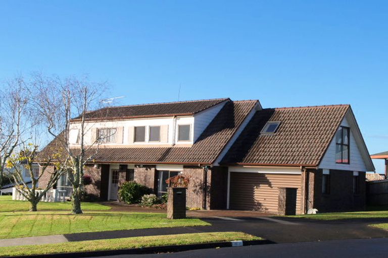 Photo of property in 5 Stevenson Way, Cockle Bay, Auckland, 2014