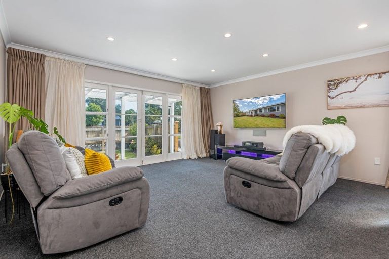 Photo of property in 134 Ruamahanga Crescent, Terrace End, Palmerston North, 4410