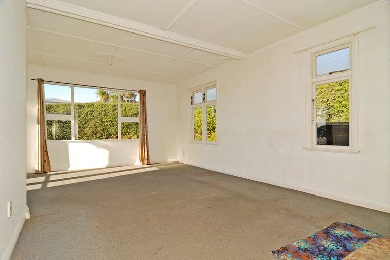 Photo of property in 11 Owen Street, Green Island, Dunedin, 9018