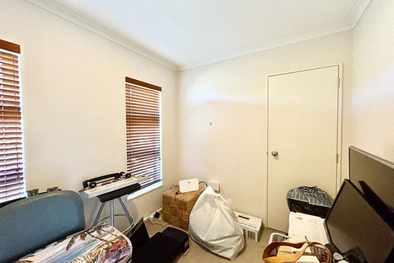 Photo of property in 6 Bellshill Close, Wattle Downs, Auckland, 2103