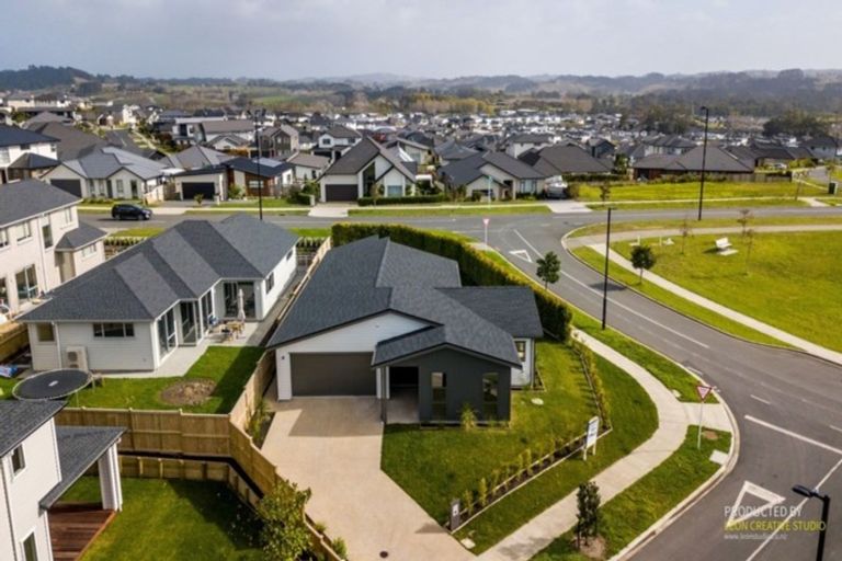 Photo of property in 2 Pommes Way, Silverdale, 0932