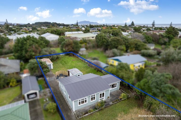 Photo of property in 27 Manuka Street, Otaki Beach, Otaki, 5512