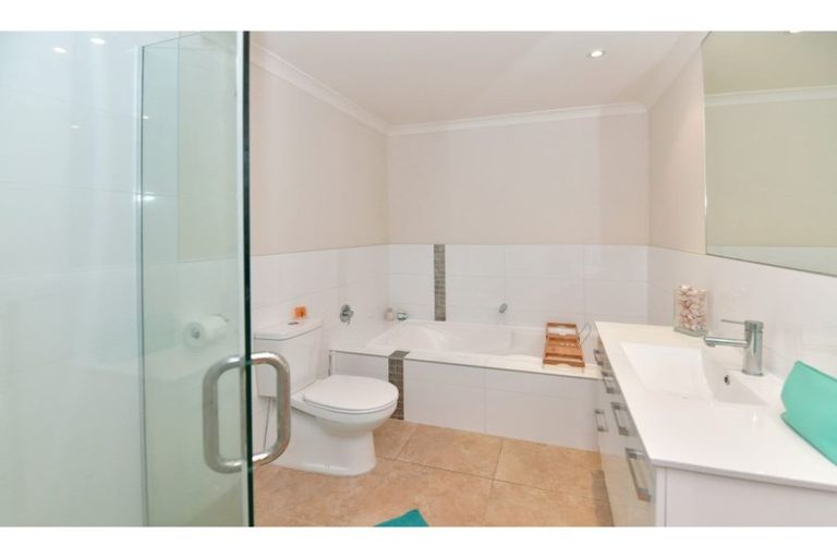 Photo of property in 33 Savoy Road, Orewa, 0931